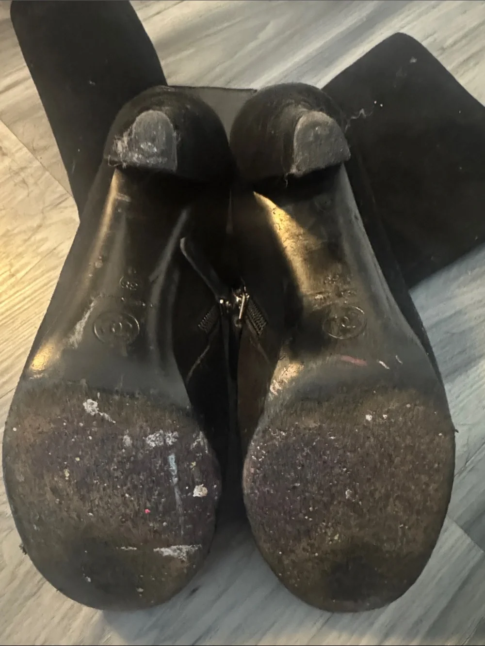 Authentic Chanel black and white stitched suede and leather boots 38 8